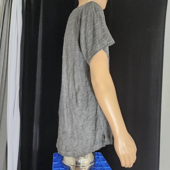 8IGTH/DSTRKT Gray T shirt Raised Lines Texture Stitching Size L Urban Wear - Picture 3 of 7